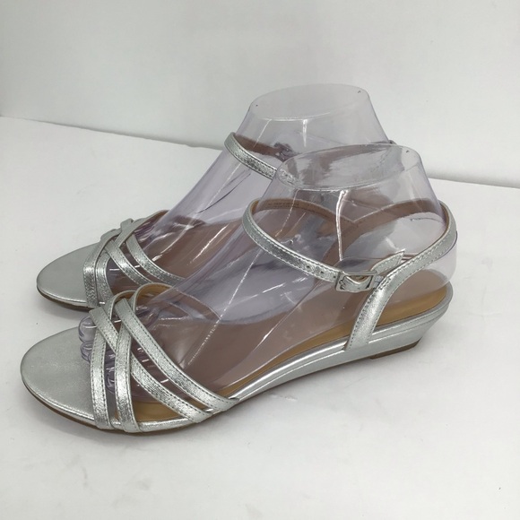 Talbots Capri Nappa Mini-Wedge Leather Sandal Silver Resort Summer Size 7 - Picture 2 of 10